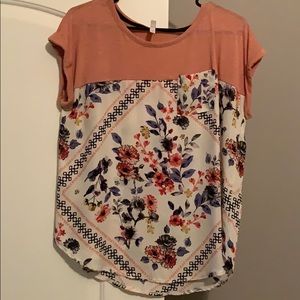 Xhilaration floral top size large